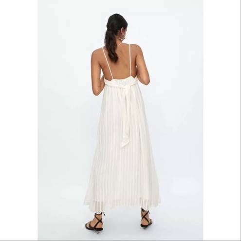 ZARA Flowy Textured Maxi Slip Dress Ivory White Medium Monochrome Stripe