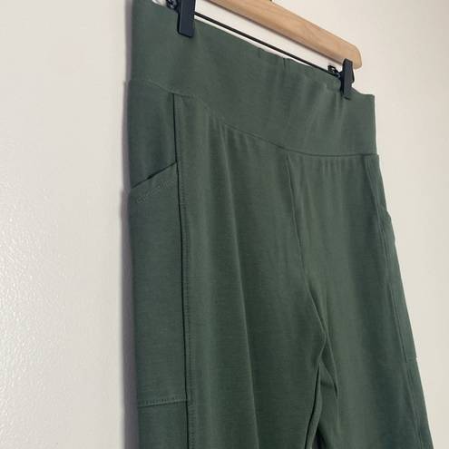 Lou & grey  Ponte Knit Pocket Capri Leggings Olive Green Size LP