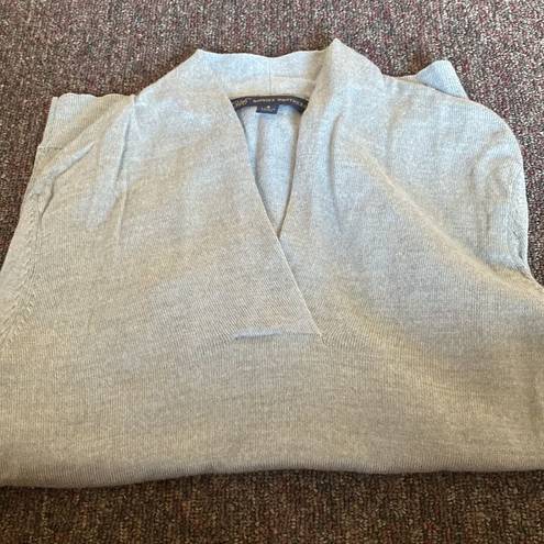 Brooks Brothers New  v neck top small