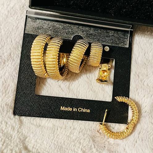 House of Harlow  Gold Hoop Earrings NWT