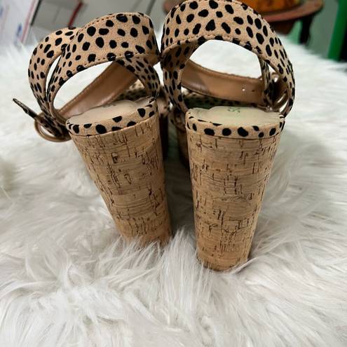 Soda  Leopard Animal Print Chunky Platform Sandal Heels Ankle Strap Size 6.5