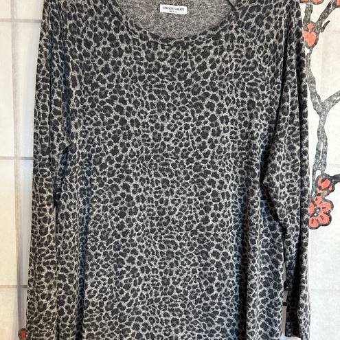 Grayson Threads Lighter Weight Leopard 🐆 or Cheetah 🐆 Sweater, Very Good Condition