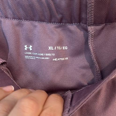 Under Armour Lightly used under armor heat gear loose fit short size extra large