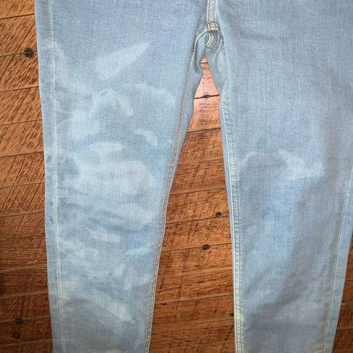 We The Free Free People  acid wash dipped size 27 high rise mom jeans