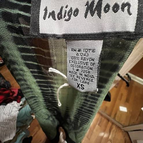 The Moon lndigo women green multi color top blouse size xs