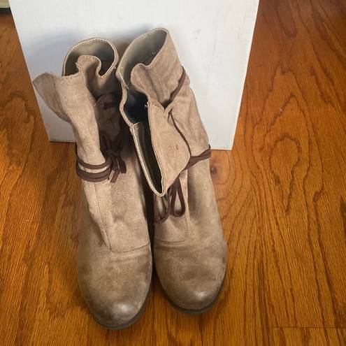 Qupid Keeping It Chill Taupe Oil Finish Slouchy Ankle Boots. Sizes 8 & 6.5. NEW IN BOX