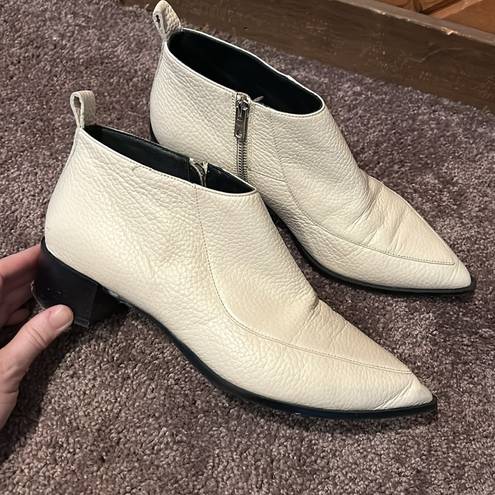 Everlane  the boss ankle bootie in bone color