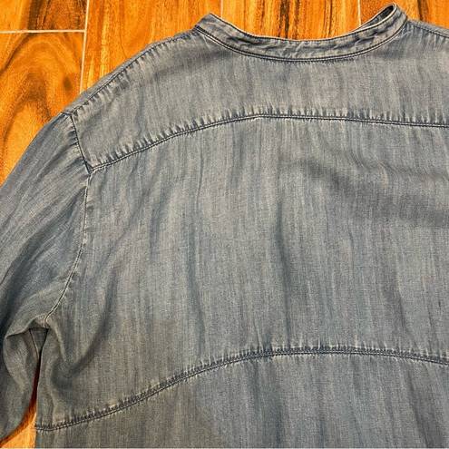 Lou & grey Chambray Denim-Look 3/4 Sleeve Top Size S