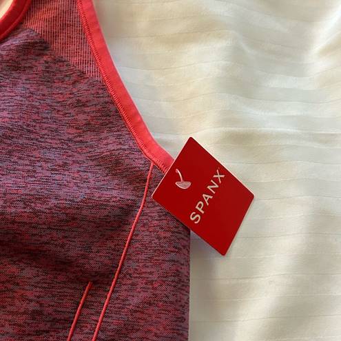 Spanx  New Seamless Sculpt Sports Bra Size M Coral Crossover Back