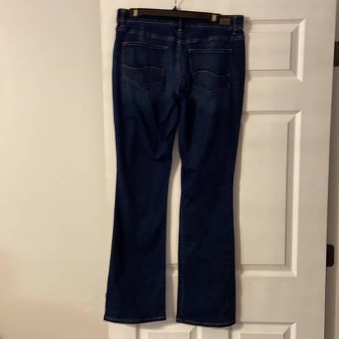 Lee  Regular Bootcut Mid Rise Jeans size 14L excellent condition inseam 32”