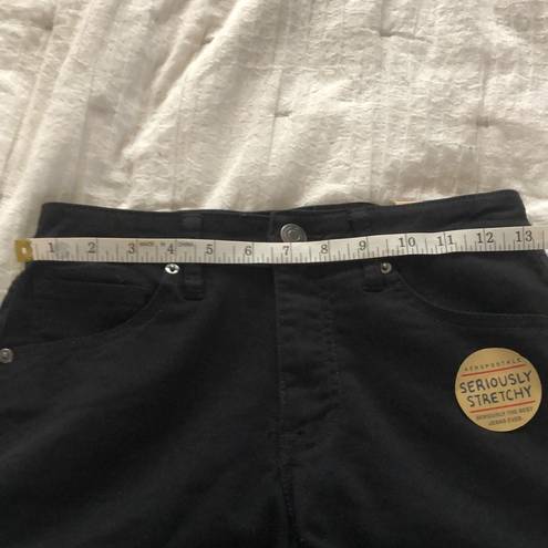 Aeropostale  Black High Waisted MIDI Shorts Size 4