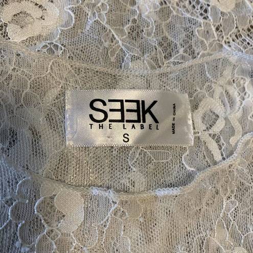 SEEK the Label  White Lace Crop Small