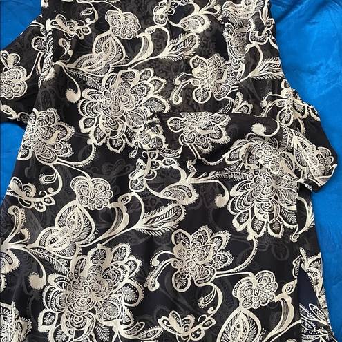 Oscar de la Renta  beautiful chiffon blouse with handmade embroidery