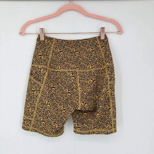 Harper Cleo  Biker Shorts Small Gold Black Patterned Athleisure Activewear