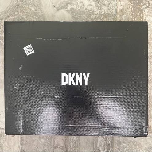 DKNY  Bibiana Platform Sandals in Cream Size 9, Comes in Original Box Retail $139