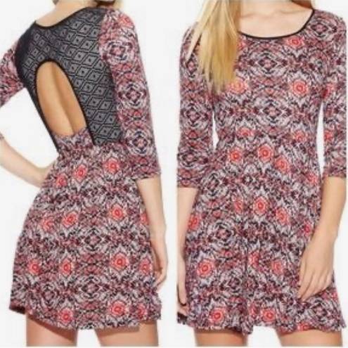 Angie  abstract print backless dress with lace size small NWT