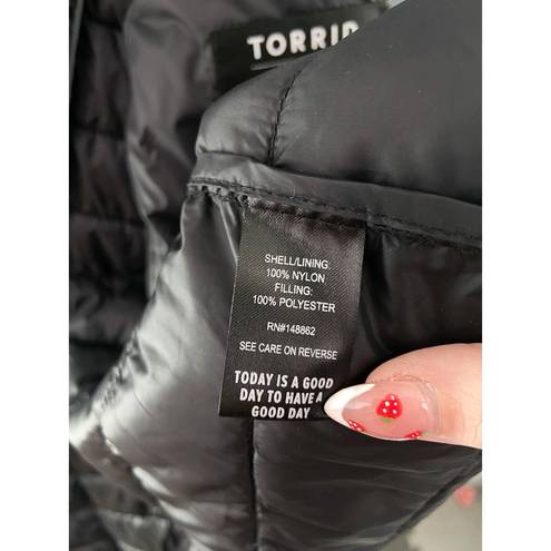 Torrid  Black Quilted Puffer Trench Coat size 3X Hooded Packable Satin