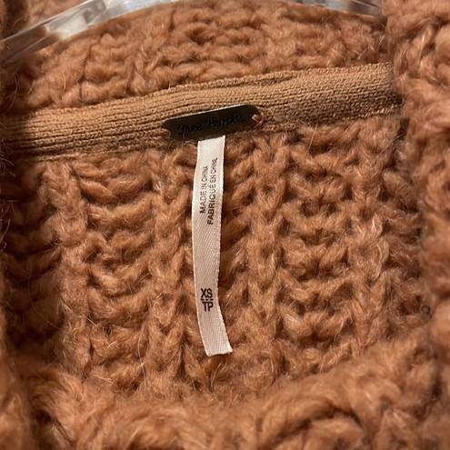 Free People  Fluffy Fox Chunky Wool Alpaca Blend
Turtleneck Sweater Papaya Sz XS