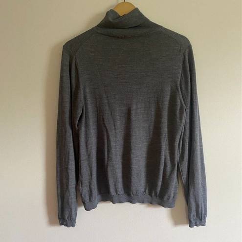 Tahari  Gray Wool Turtleneck Sweater