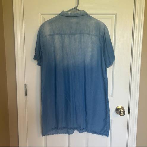 Umgee  Ombré Chambray Tunic Blouse Button Up Raw Hem Women’s Size Large