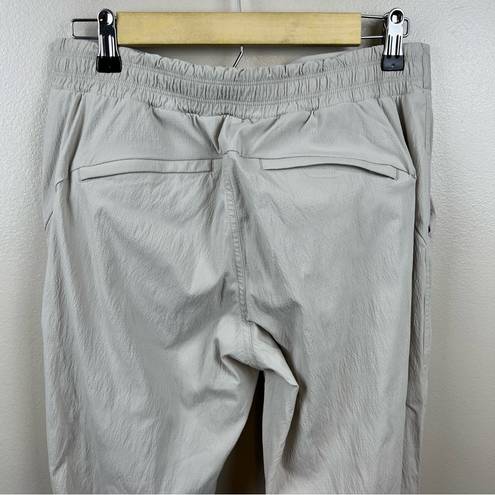 Athleta  Trekkie Belted Pants Size 6 Gray Hiking Commute
Travel Ripstop Nylon