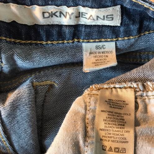 DKNY  JEANS SIZE 8 S/C BOOTCUT BLUE JEANS