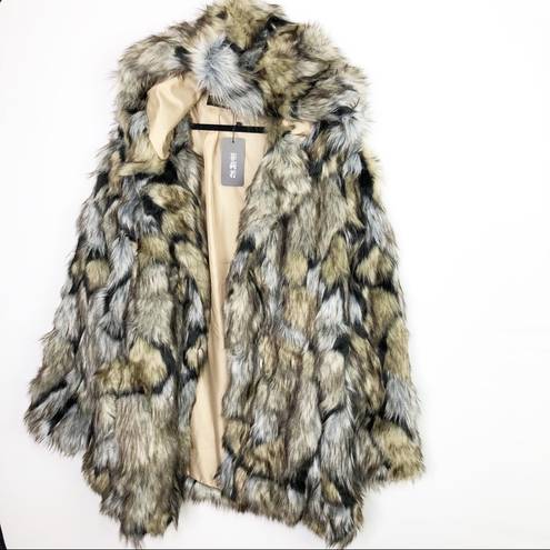 Fillinuo faux fur hooded coat Size undefined