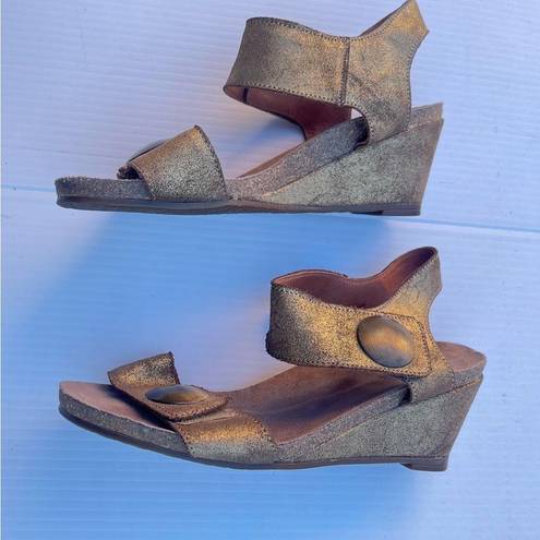 The Great Gold Taos Sandals Wedges Carousel 39 Adjustable Hook & Loop!!