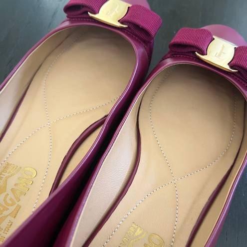 Salvatore Ferragamo EUC  Varuna Corniola Flats