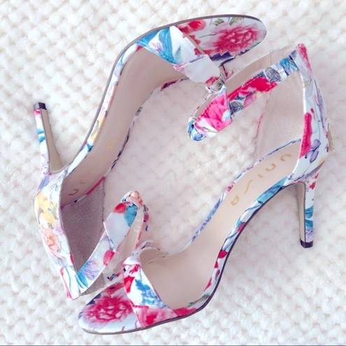 Unisa  Floral Satin Sandals In White Multi Size 9 NWT