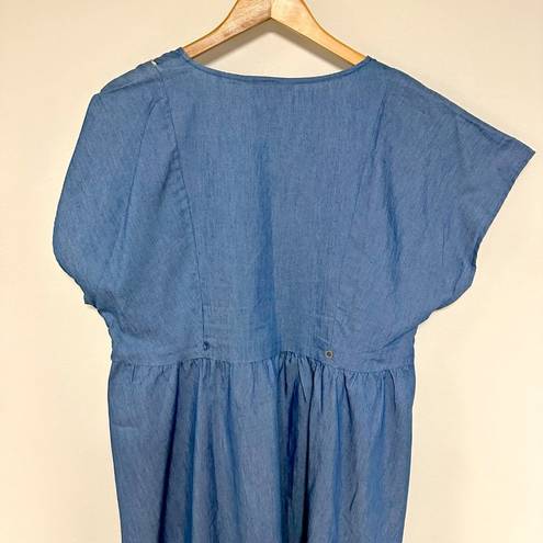 Davi & Dani *NWT*  Chambray Dress