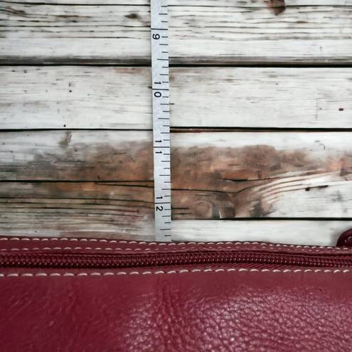 Stone Mountain  Red Pebbled Leather Shoulder Purse‎