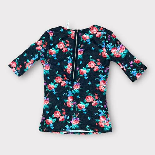 Kirra  | Floral 3/4 Sleeve Multi-Colored Exposed Zipper Accent Top Medium