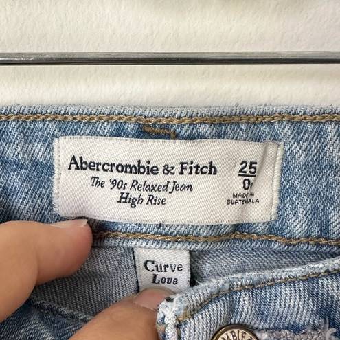 Abercrombie & Fitch  Ultra High Rise 90s Straight Jean Curve Love Size 25