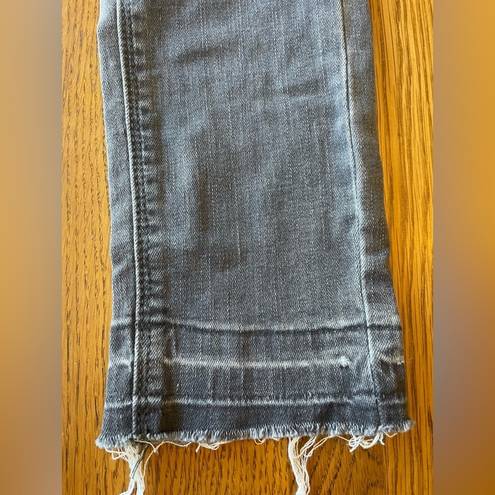 Umgee  Skinny Straight Distressed Raw Hem Jeans Size 27 EUC Bin C