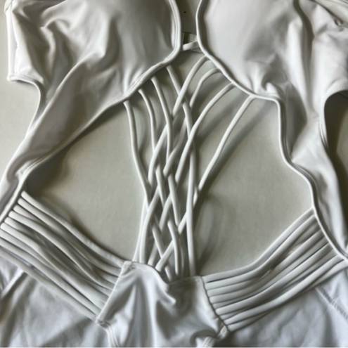 Fabletics NWOT  Halah one piece white xl strappy Monokini