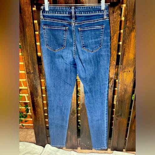 St. John’s Bay  Size 4 Skinny Jeans