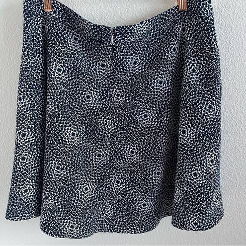 Tommy Hilfiger NWT  Pleated Navy Abstract Floral Skirt 12