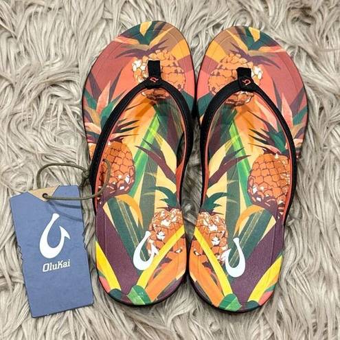 Olukai NWT  Ho’opio Pineapple print sandals size 7