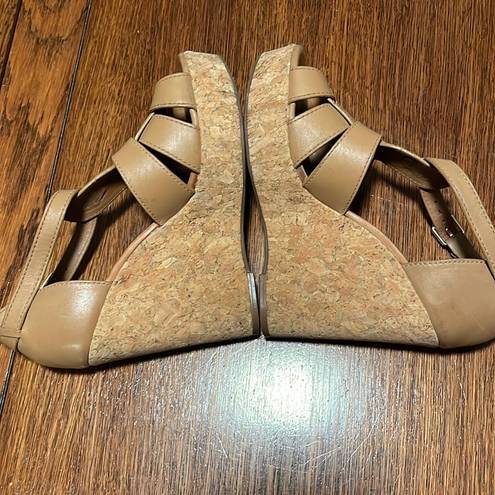 Tory Burch  Wendelle Tan Leather Wedge Platform Sandals Size 8 T strap