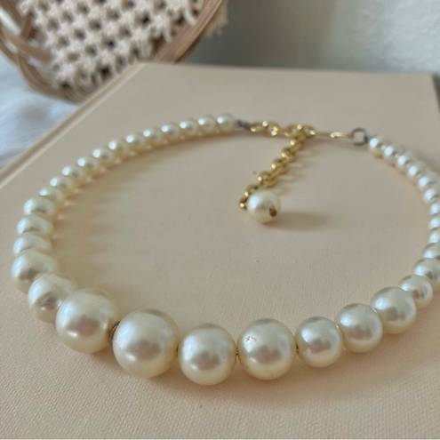 American Vintage Vintage “Ligeia” Ivory Wire Pearl Choker Structured Gold Classic Femme Bridal