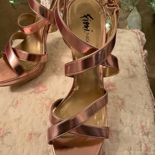 Fioni Night Metallic High Heels Size 9.5