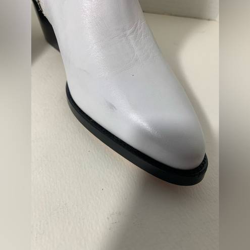 Krass&co Thursday boot , white and silver ankle, cowboy boots with star. 6.5