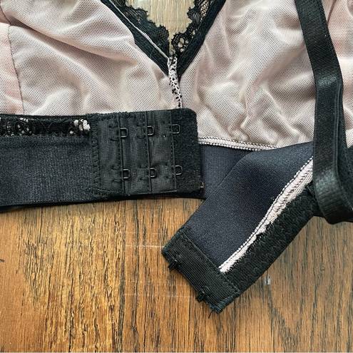 Vince Camuto  black/nude lace bralette, size XL