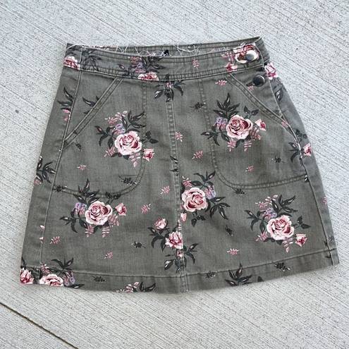 Divided H&M  Floral Distressed Jean Mini Skirt Sz 4 Women’s Olive / Army Green