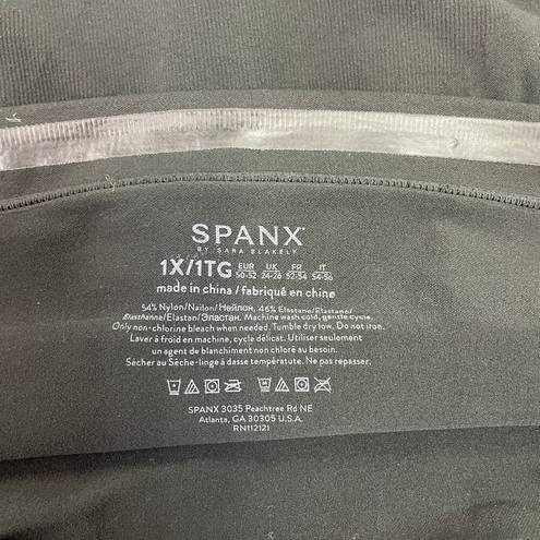 Spanx  Size 1X Seamless Power Sculpting High-Waisted Mid-Thigh Short Black Shaper