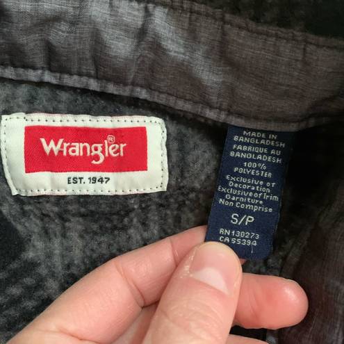 Wrangler  button down. Size small