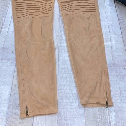 Umgee  faux suede zippered ankle pants size medium