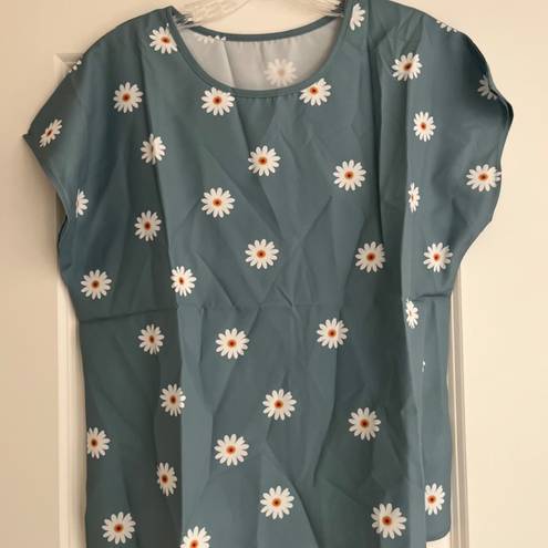 Daisy Floral  Print Crew Neck Short Sleeve Blouse.