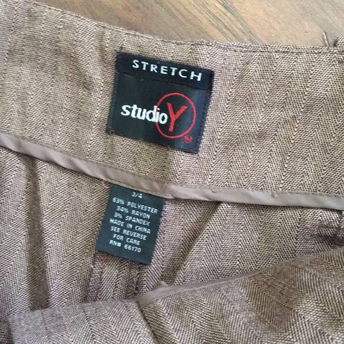 Studio Y  Dressy Capri Pants Size 3/4